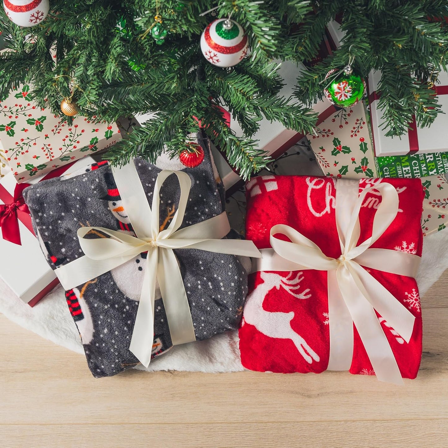 Christmas Snowman Throw Blanket | Grey Christmas Fleece Blanket | Soft, Plush, Warm Winter Cabin Throw, 50X60 (Grey Snowman)