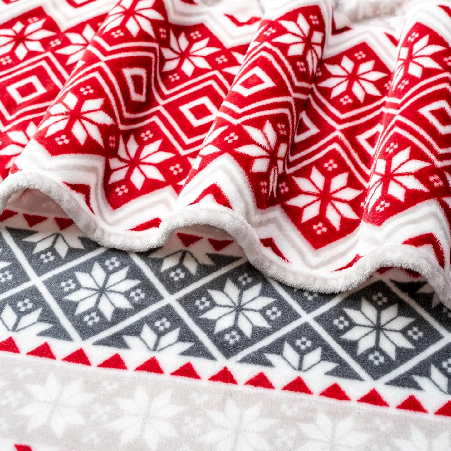 Christmas Throw Blanket | Holiday Christmas Red Fleece Blanket | Soft, Plush, Warm Winter Cabin Throw, 50X60 (Red Snowflakes)