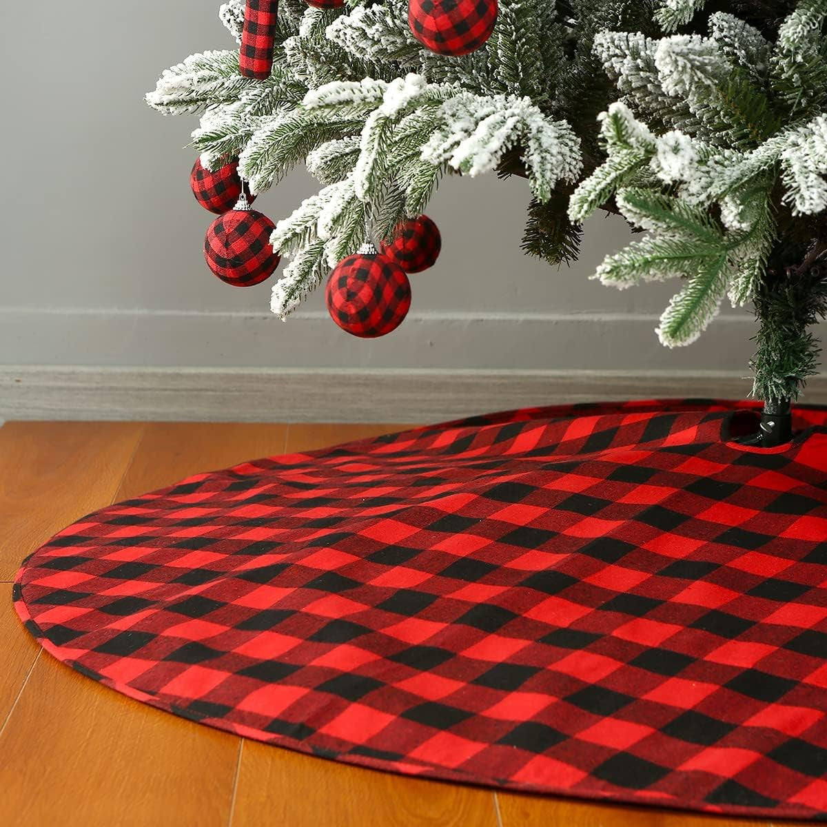 Buffalo Plaid Christmas Tree Skirt 55 Inces,Xmas Tree Decoration (Red and Black, 55Inces)